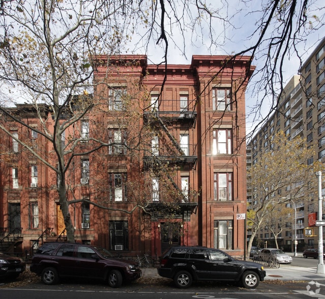 More Photos Of 159 Willoughby Ave, Brooklyn Apartments For Lease