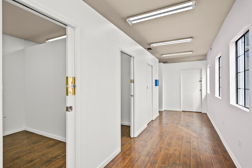 More Photos Of 5335 Santa Monica Blvd, Los Angeles Storefront Retail Residential For Lease