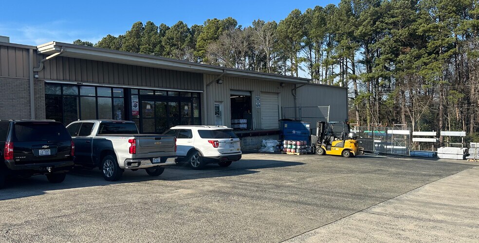 More Photos Of 3140 Hillsborough Rd, Durham Warehouse For Lease
