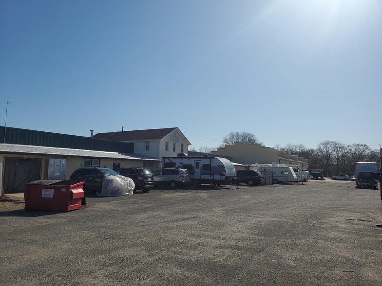 More Photos Of 175 Ramtown Greenville Rd, Howell Warehouse For Lease