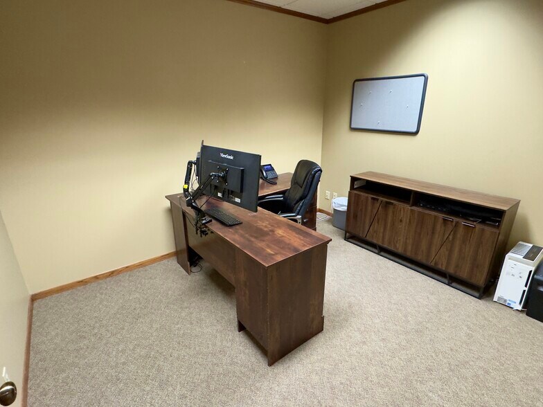 More Photos Of 6221 S 58th St, Lincoln Loft Creative Space For Sale