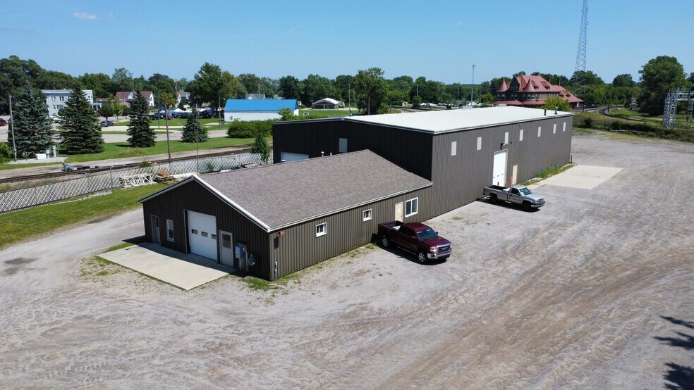 More Photos Of 101 Lovejoy st, Durand Industrial For Sale