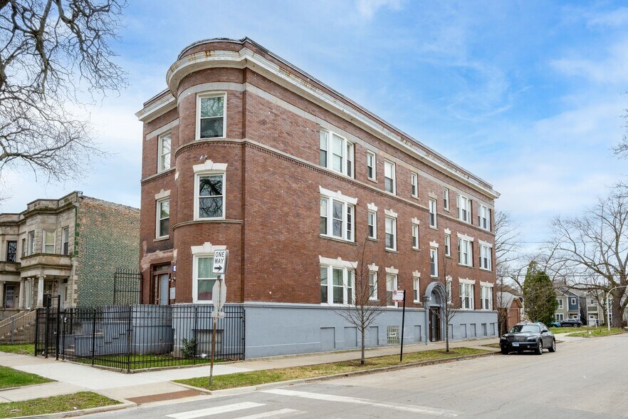Primary Photo Of 6100 S Green St, Chicago Apartments For Sale