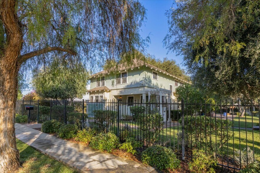 More Photos Of 136-140 W 3rd Ave, Escondido Office For Sale