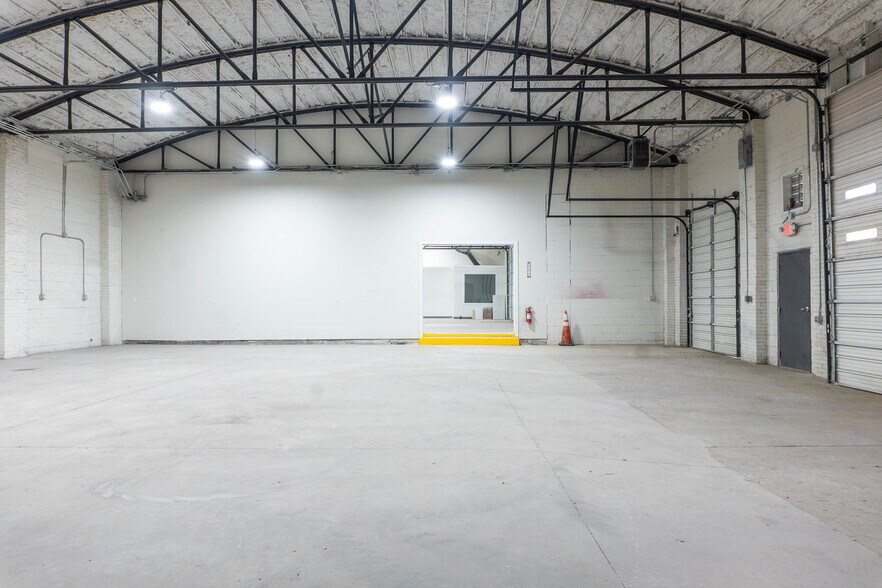 More Photos Of 122 Atando Ave, Charlotte Service For Lease