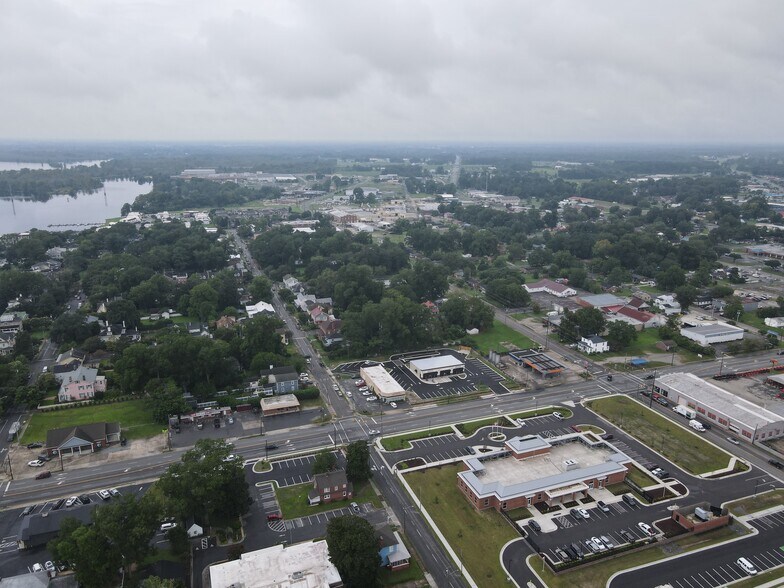 More Photos Of 206 Bridge, Washington General Retail For Lease