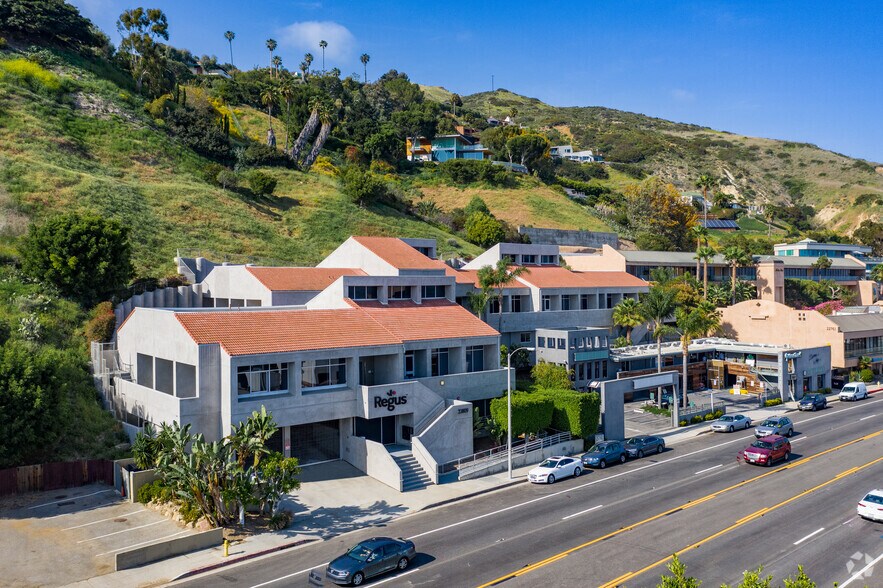 More Photos Of 22809 Pacific Coast Hwy, Malibu Medical For Lease