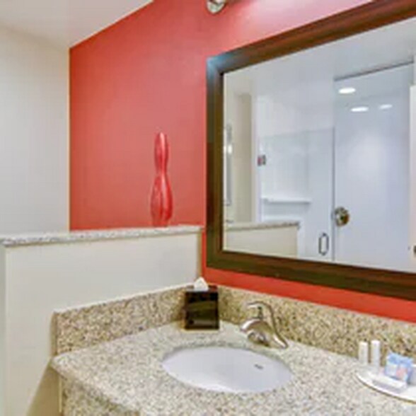 More Photos Of 30 Shaner Dr, Bridgeport Hotel For Sale