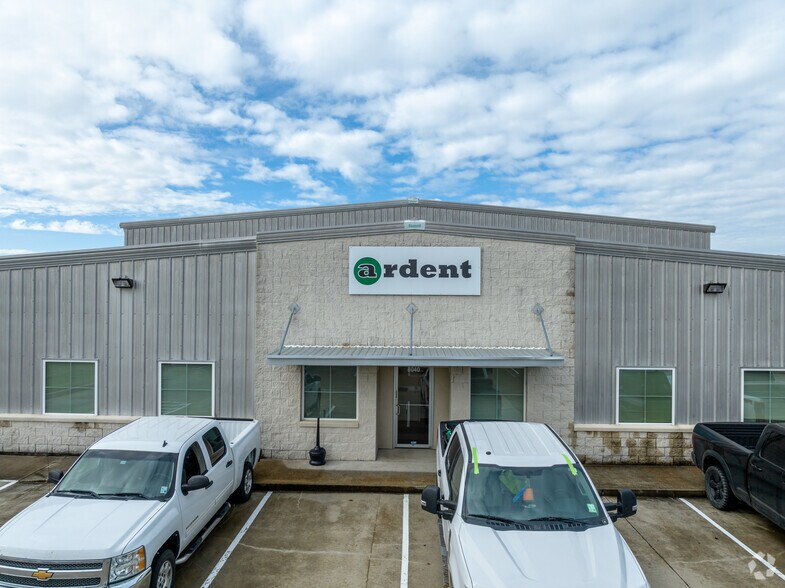 More Photos Of 8040 Leesa Ln, Pasadena Warehouse For Lease