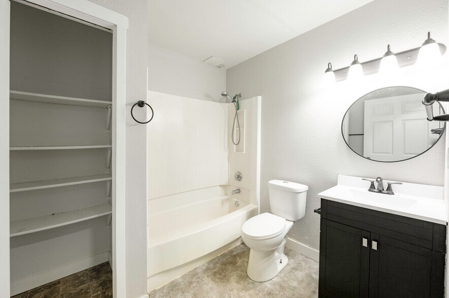 More Photos Of 4429 S Nicollet Ave, Minneapolis Apartments For Sale