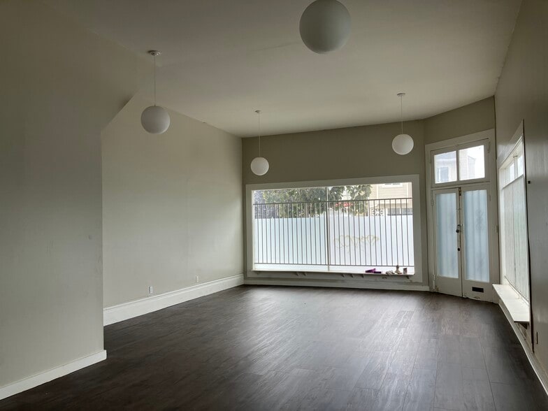 More Photos Of 4538 Martin Luther King Jr Way, Oakland Flex For Lease