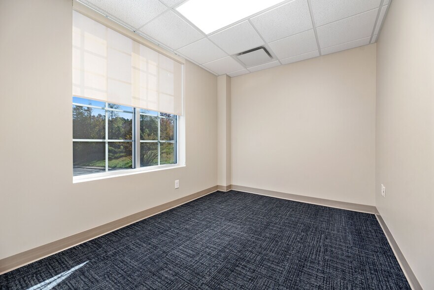 More Photos Of 19720 Jetton Rd, Cornelius Office For Lease