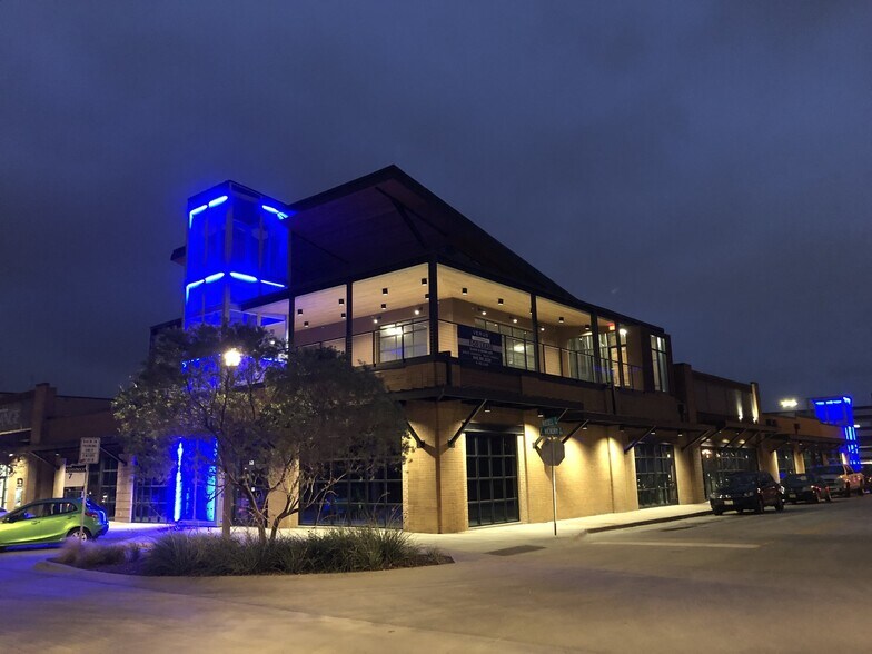 More Photos Of 314 E Hickory St, Denton Freestanding For Lease