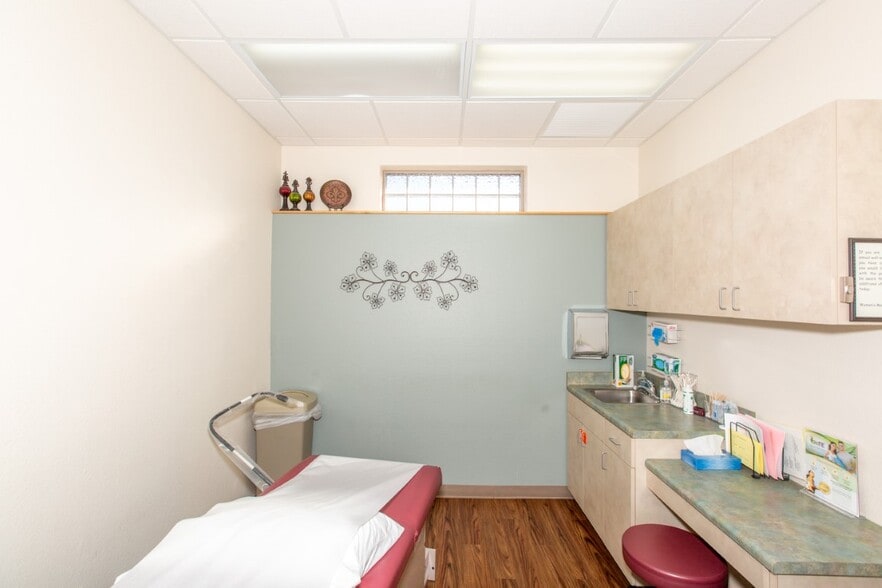 More Photos Of 1005 Division St, Prescott Medical For Sale