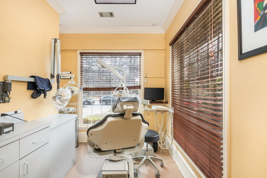 More Photos Of 1624 NE Piedmont Ave, Atlanta Medical For Sale