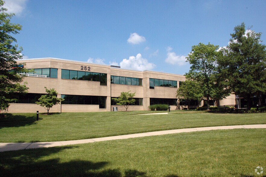 More Photos Of 252 Chapman Rd, Newark Office For Lease