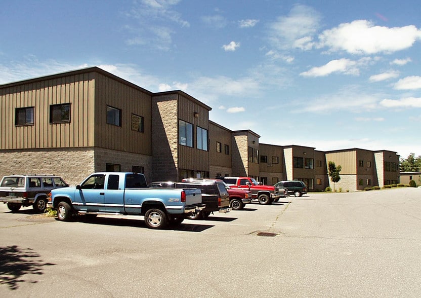 More Photos Of 41 Industrial Dr, Exeter Service For Lease