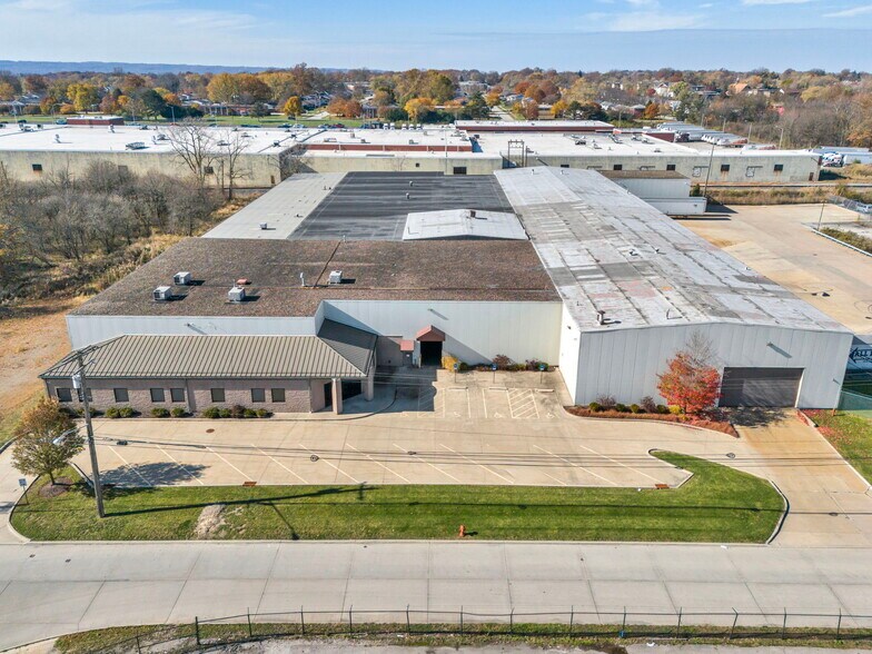 Primary Photo Of 5900 Pennsylvania Ave, Maple Heights Distribution For Sale
