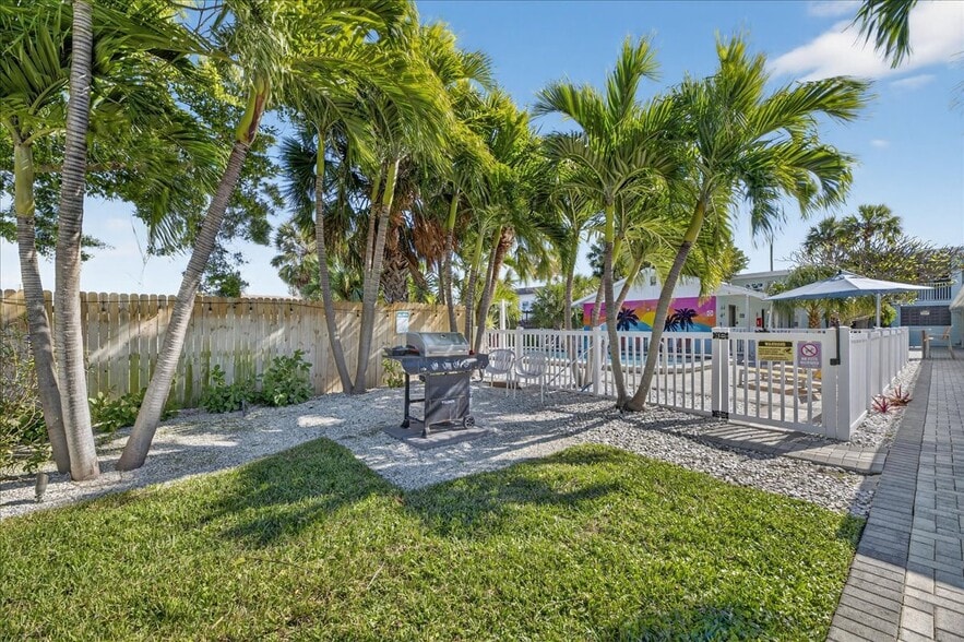 More Photos Of 523 72nd Ave, St Pete Beach Hotel For Sale