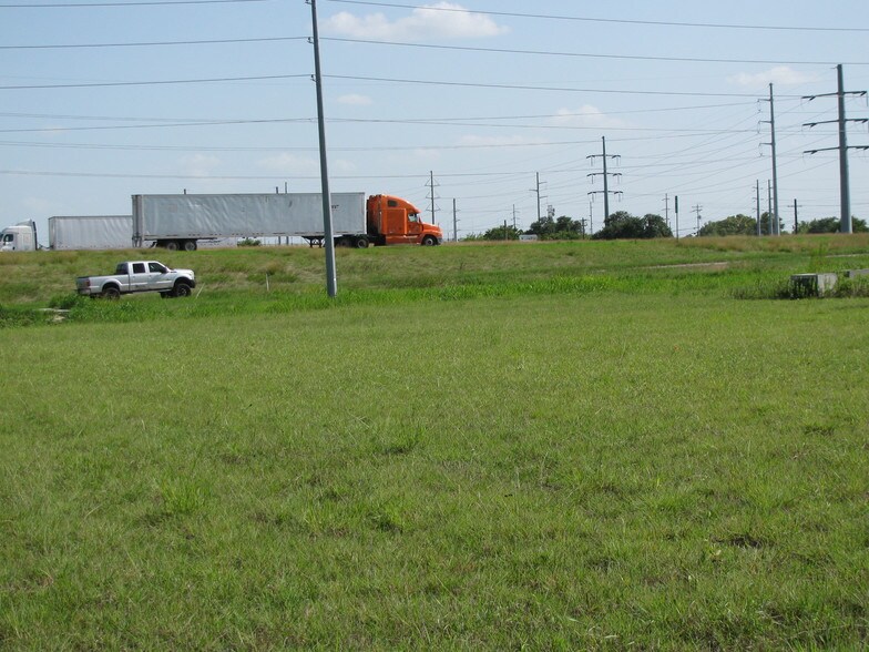 More Photos Of 980 E Interstate 10, Seguin Land For Sale