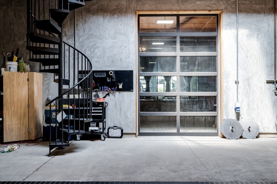 More Photos Of 50-60 E 11th Ave, Eugene Industrial For Sale