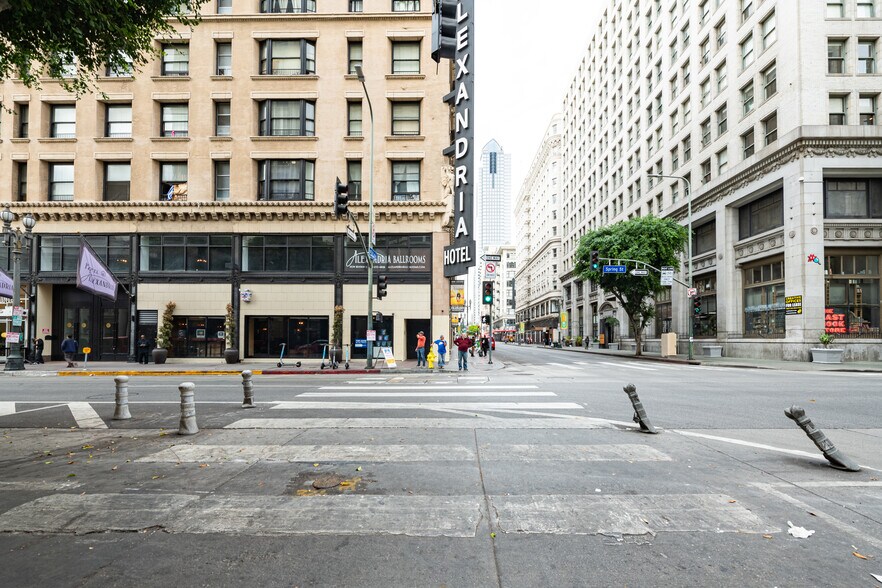 More Photos Of 501-517 S Spring St, Los Angeles Apartments For Lease