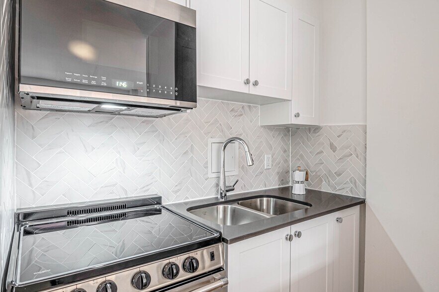 More Photos Of 105 Rue Milton, Montréal Apartments For Sale