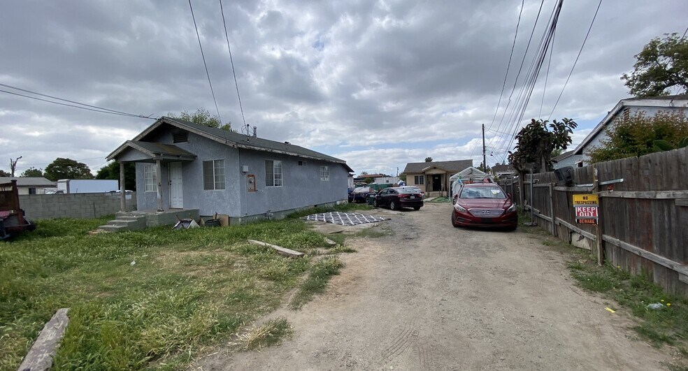 More Photos Of 2402 E 126th St, Compton Multifamily For Sale