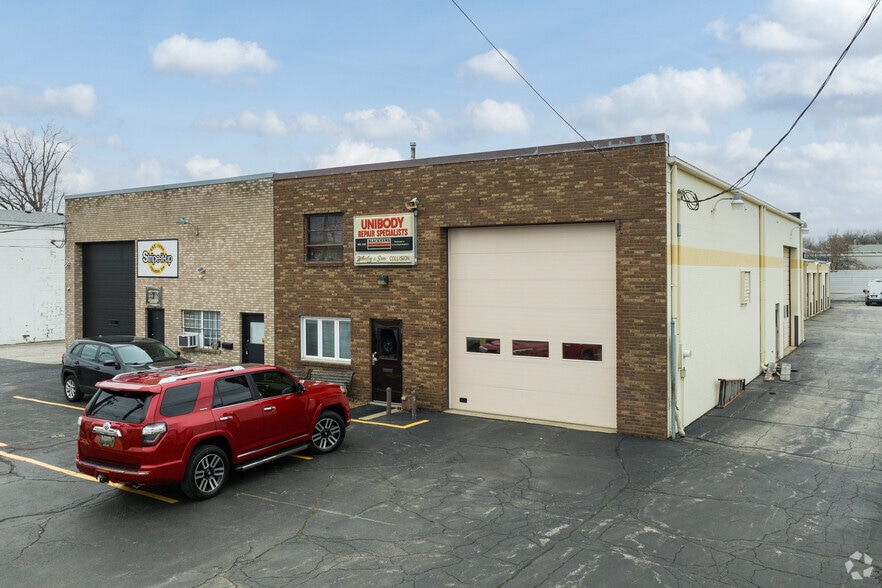 Primary Photo Of 3554 Marine Rd, Toledo Freestanding For Sale