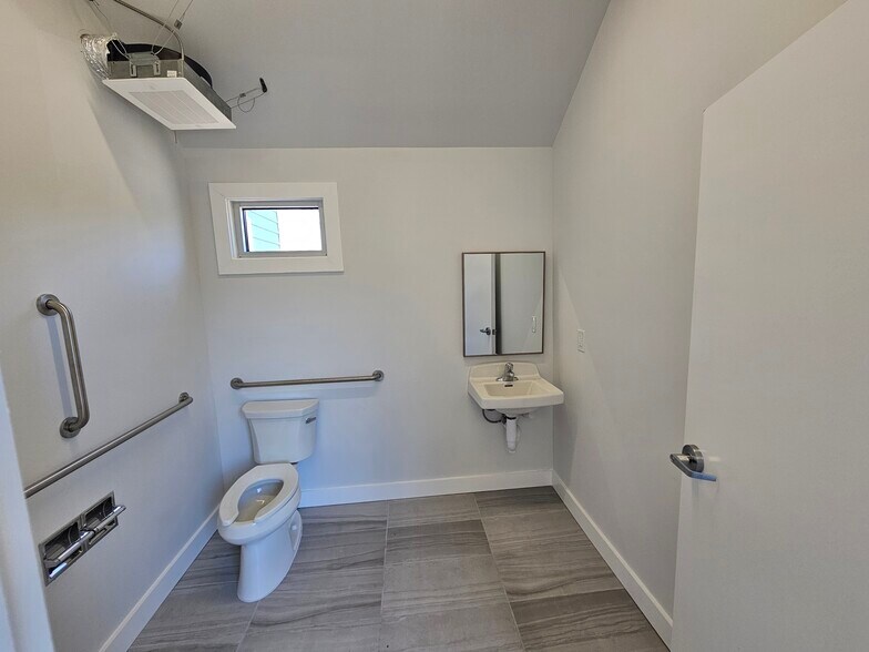 More Photos Of 1017 King Georges Post Rd, Edison Medical For Sale