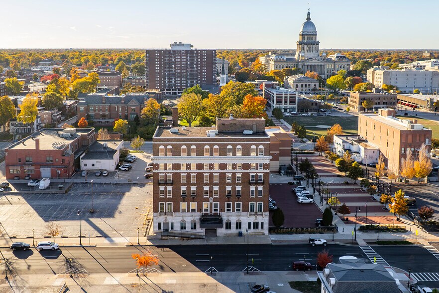 More Photos Of 311-319 S 5th St, Springfield Parking Lot For Sale