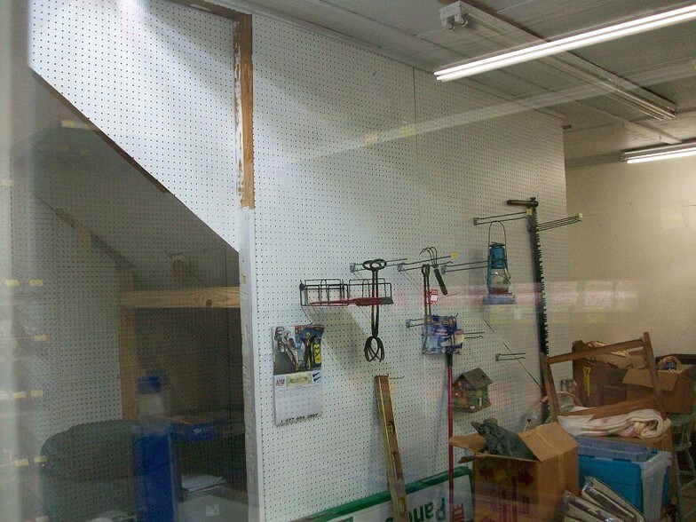 More Photos Of 124 Bushnell Plz, Bushnell Storefront Retail Office For Sale