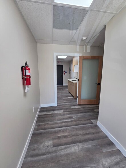 More Photos Of 465 E Palmdale Blvd, Palmdale Loft Creative Space For Lease