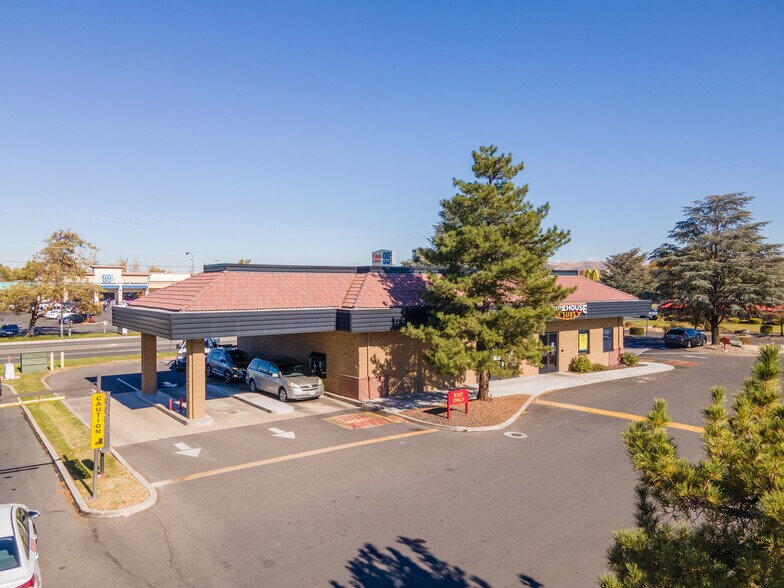 More Photos Of 593 E Prater Way, Sparks Restaurant For Sale