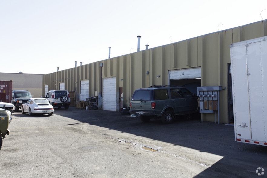 More Photos Of 1336 Sherman Dr, Longmont Manufacturing For Lease