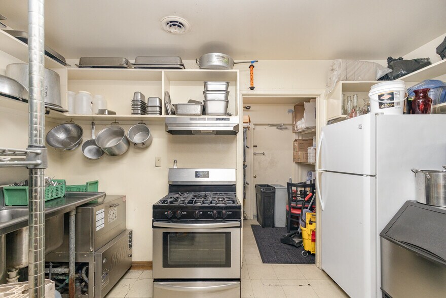 More Photos Of 15220 Kings Hwy, Montross Restaurant For Sale