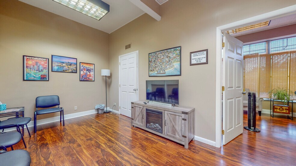 More Photos Of 501 Washington St, Steubenville Restaurant For Sale