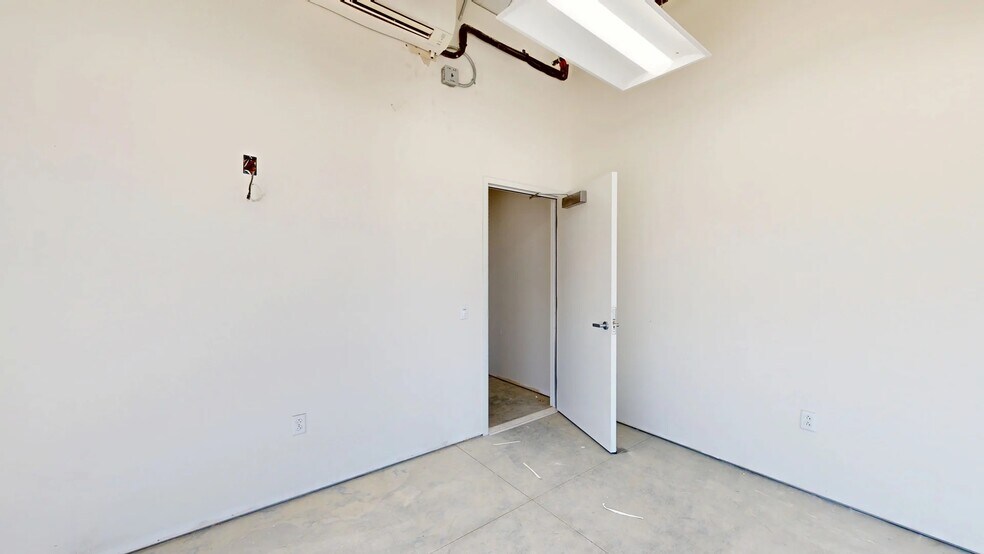 More Photos Of 84829 Avenue 48, Coachella Manufacturing For Sale