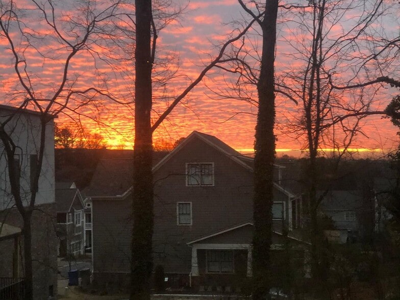 More Photos Of 1344 Boyd Ave NW, Atlanta Showroom For Lease