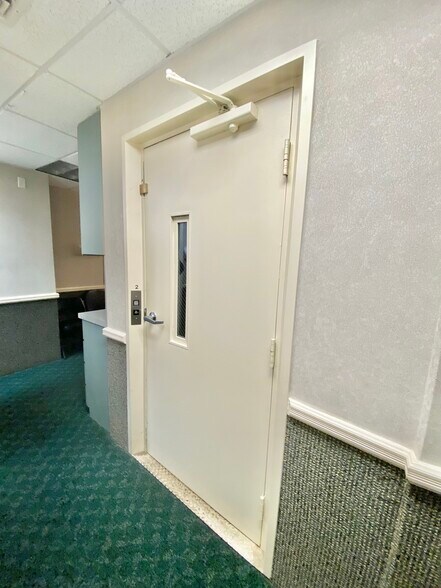 More Photos Of 559 Atlantic Ave, East Rockaway Medical For Lease