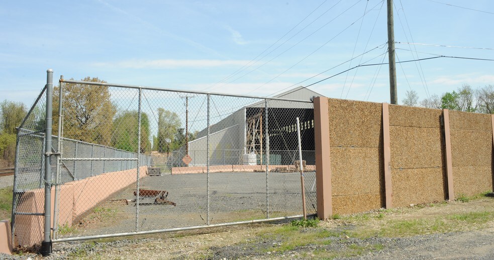 More Photos Of 8100 Mims St, Lorton Land For Lease