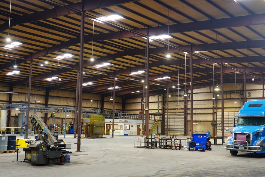 More Photos Of 6650 S 61st West Ave, Tulsa Warehouse For Lease