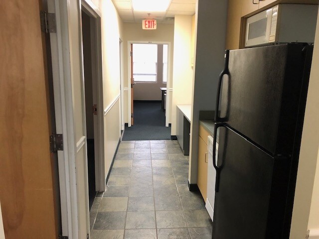 More Photos Of 21155 Whitfield Pl, Sterling Office For Sale