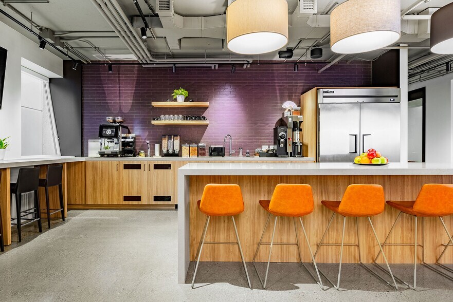 More Photos Of 222-230 Queen St, Ottawa Coworking Space