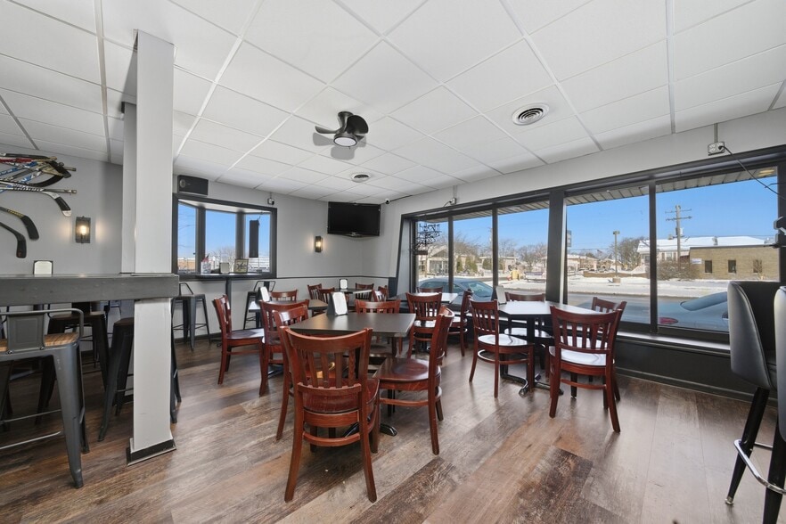 More Photos Of 7455 W Irving Park Rd, Chicago Freestanding For Sale