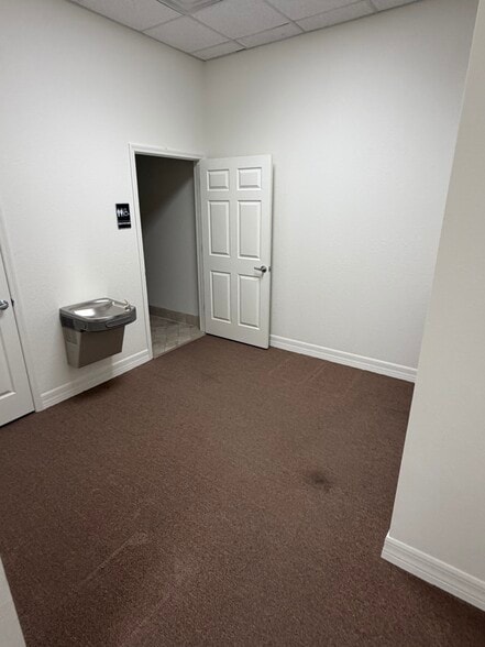 More Photos Of 1062 Bloomingdale Ave, Valrico Office For Sale