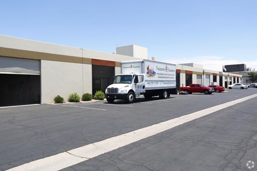 More Photos Of 2141 S Industrial Park Ave, Tempe Warehouse For Lease