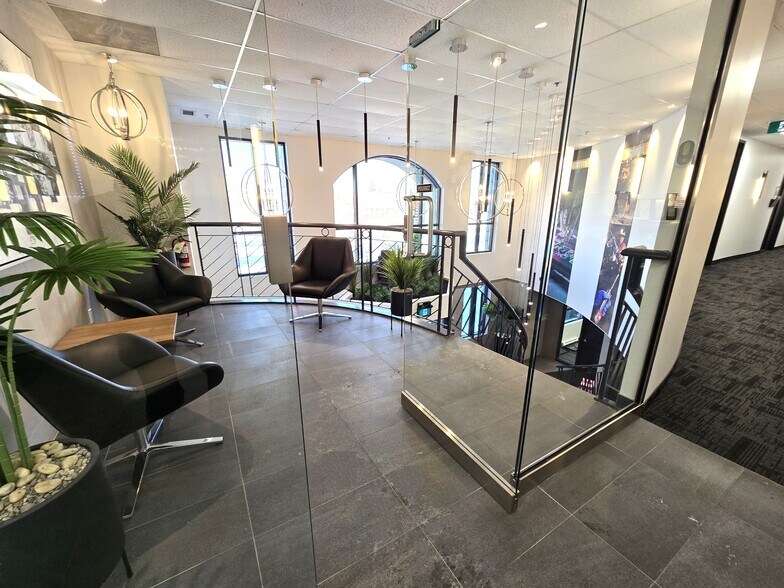 More Photos Of 2222 Boul Dagenais O, Laval Light Distribution For Sale