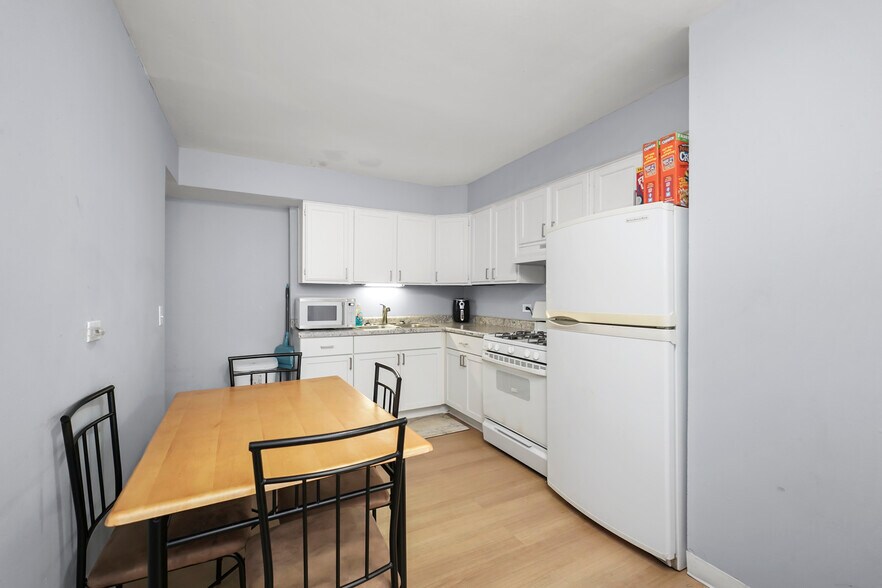 More Photos Of 1905-1913 Saint Charles Rd, Maywood Apartments For Sale