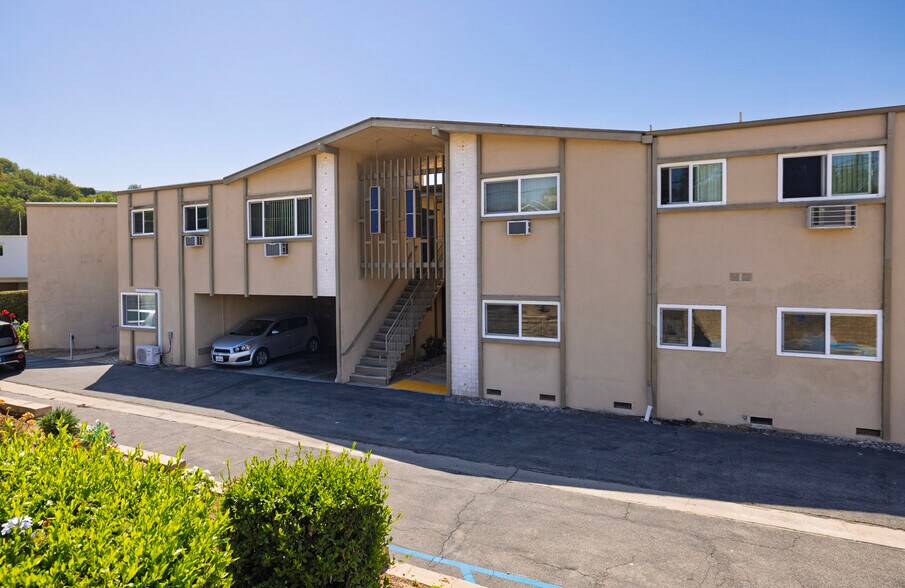 More Photos Of 1690 E Hillcrest Dr, Thousand Oaks Apartments For Sale